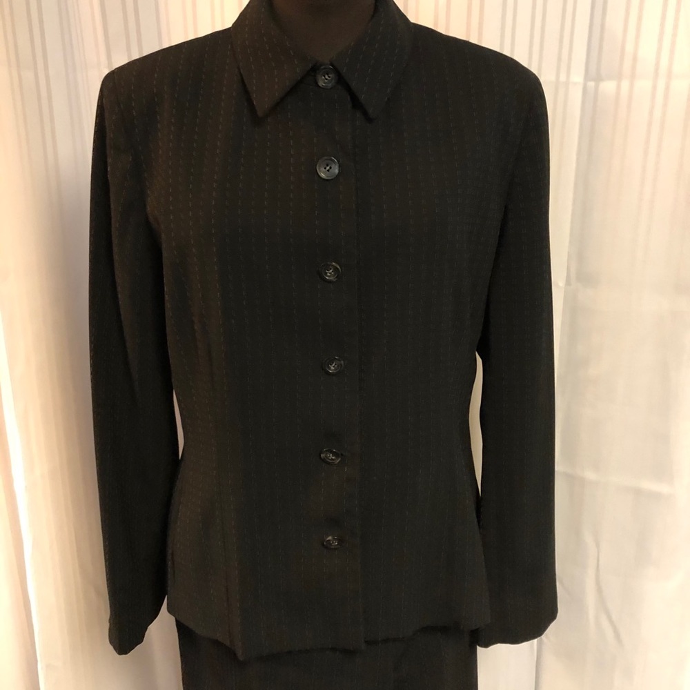 Women’s suit